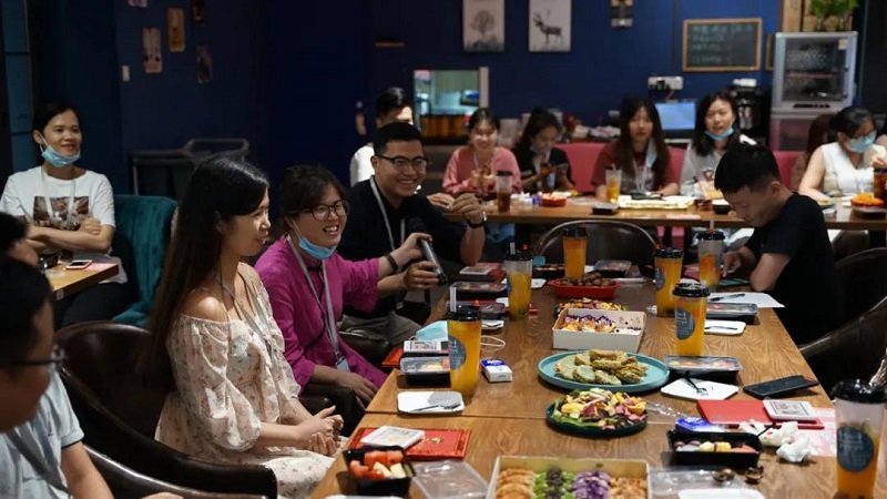 榜樣的力量丨MG不朽情緣物里9月份優(yōu)秀員工&優(yōu)秀新人表彰大會(huì)圓滿(mǎn)結(jié)束